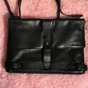 Kenneth Cole Black Leather Messenger Bag